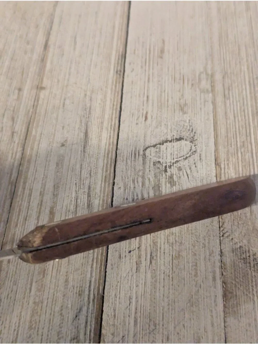 Robinson Knife Co features brand